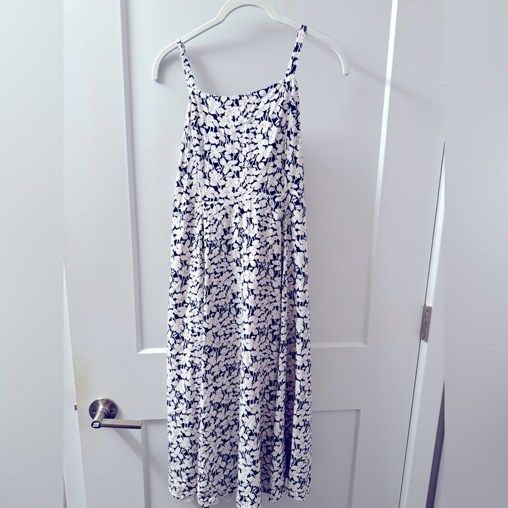GAP Navy and White Floral Dress